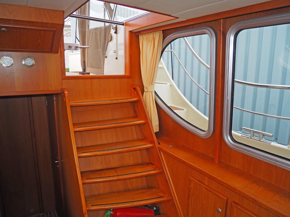 Saloon, Accommodation
